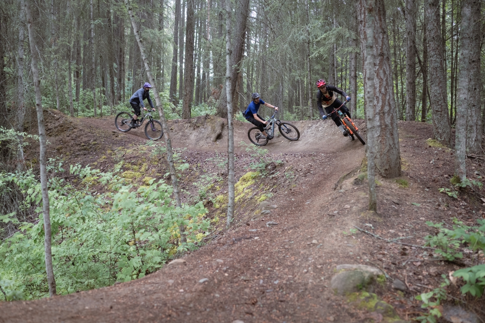 A single-track traverse through the hills
