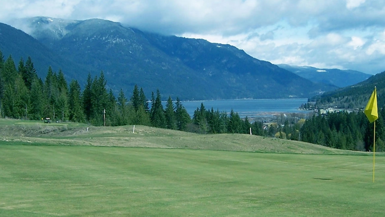 Club Shuswap golf course